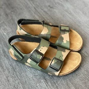 Boys Birkenstock sandals. Camo. Size 33 (US 2-2.4)